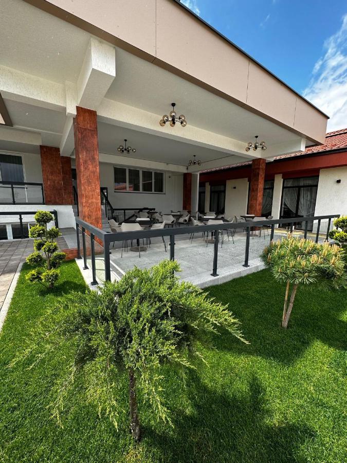 Hotel Yvy Sebes  Exterior photo