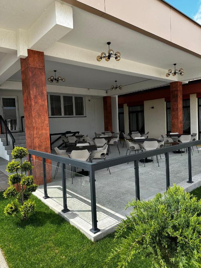 Hotel Yvy Sebes  Exterior photo